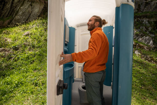 Best Porta potty rental near me  in Rialto, CA